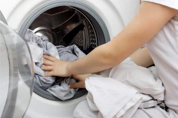 Làm sạch rèm cửa bằng máy giặt